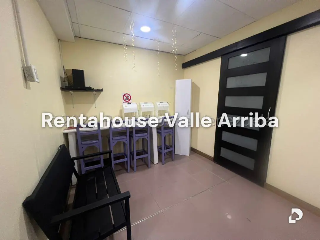 Local comercial en El Marqués, Caracas – 24