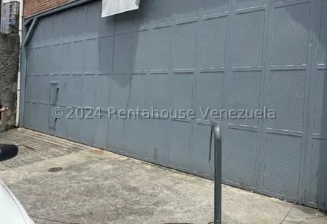 Warehouse in Sarría, Caracas - 1