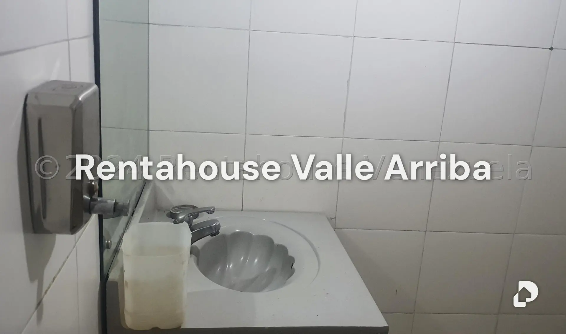 Local comercial en Parroquia Catedral, Caracas – 16