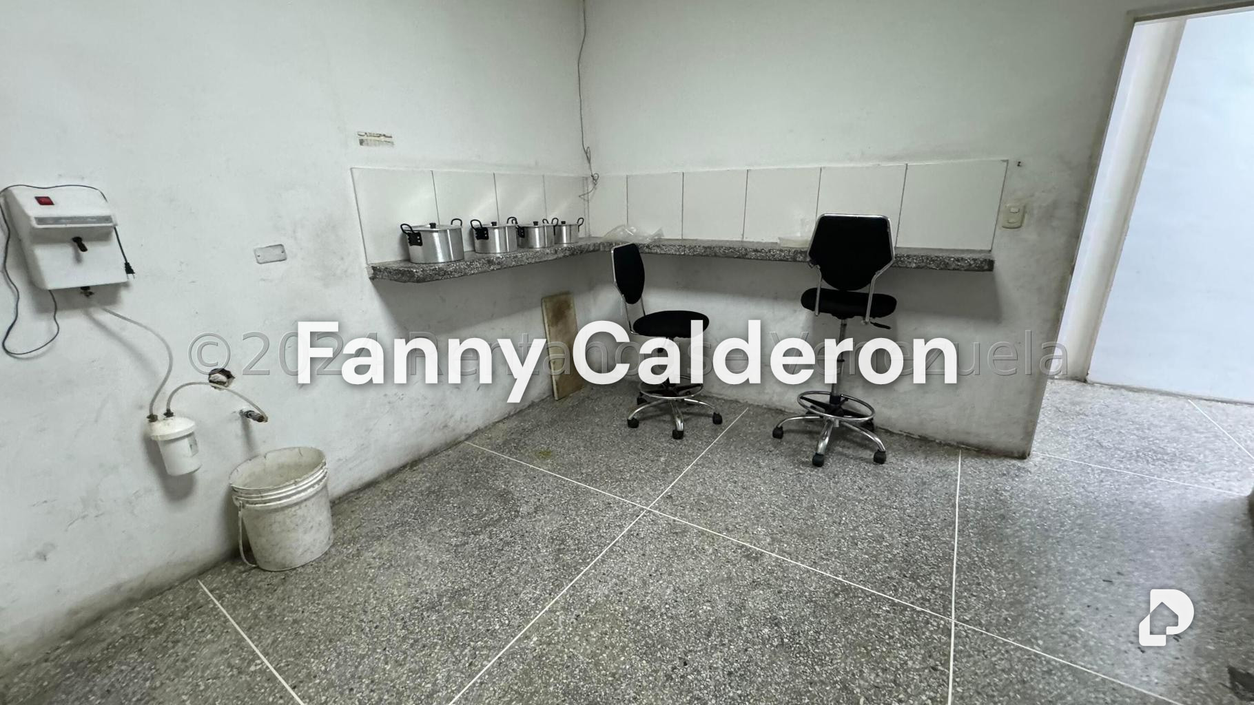 Local comercial en Catia, Caracas – 25