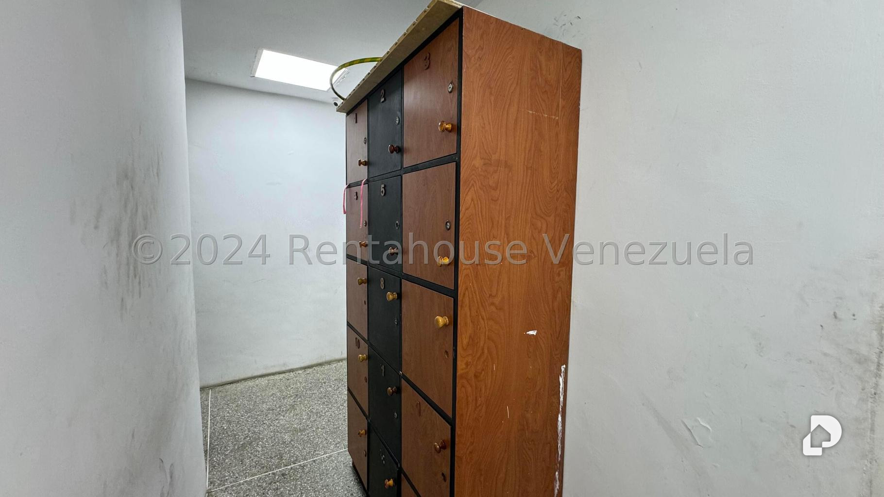 Local comercial en Catia, Caracas – 24