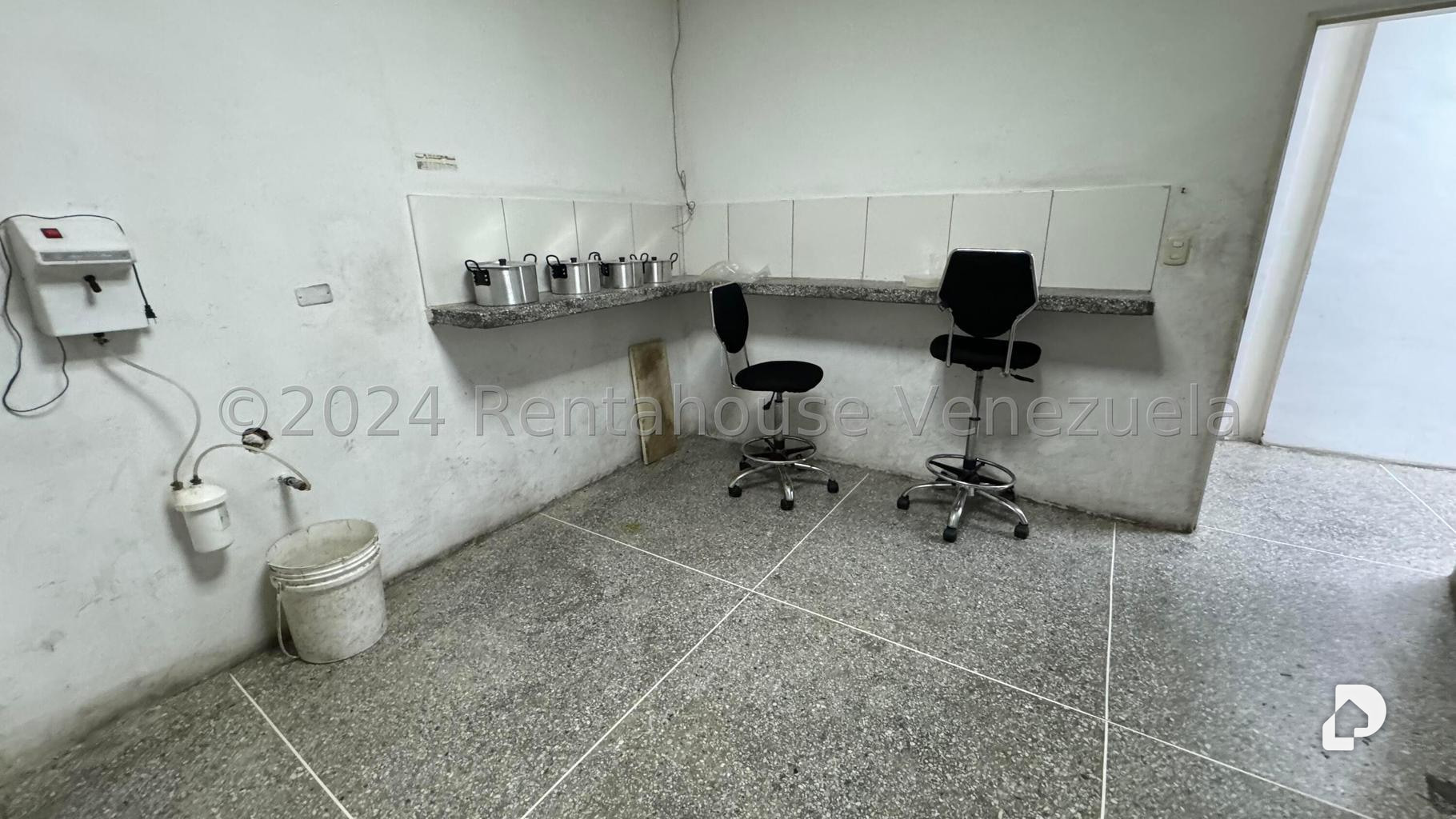 Local comercial en Catia, Caracas – 25