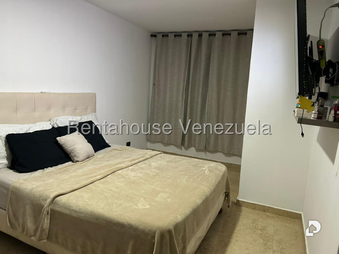 Apartamento en La Rosaleda, San Antonio de Los Altos – 12