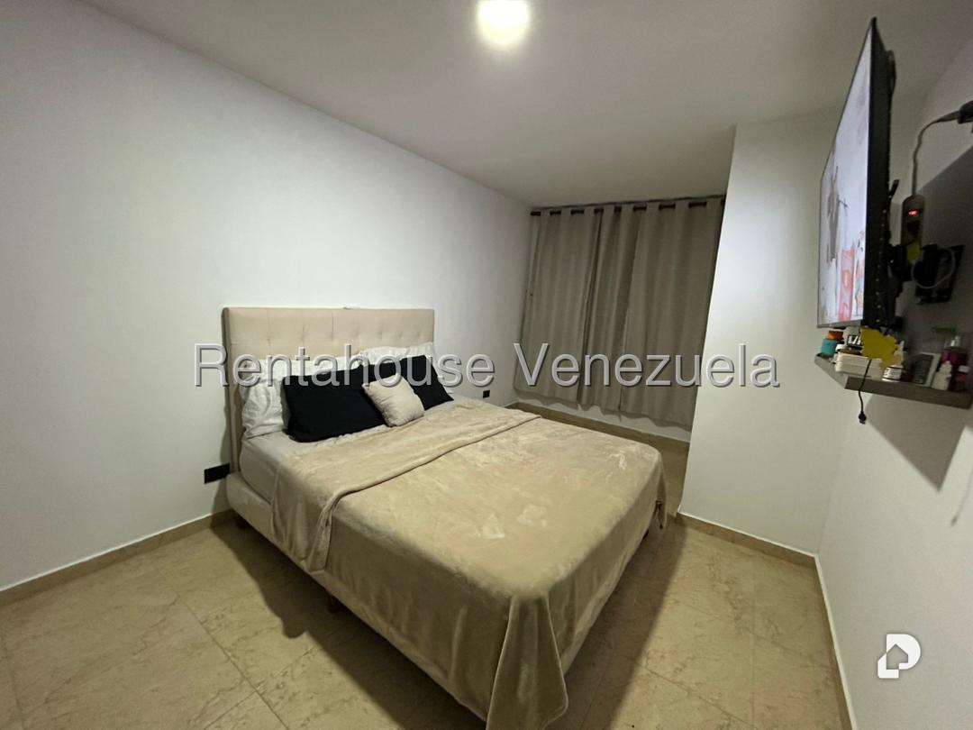 Apartamento en La Rosaleda, San Antonio de Los Altos – 13