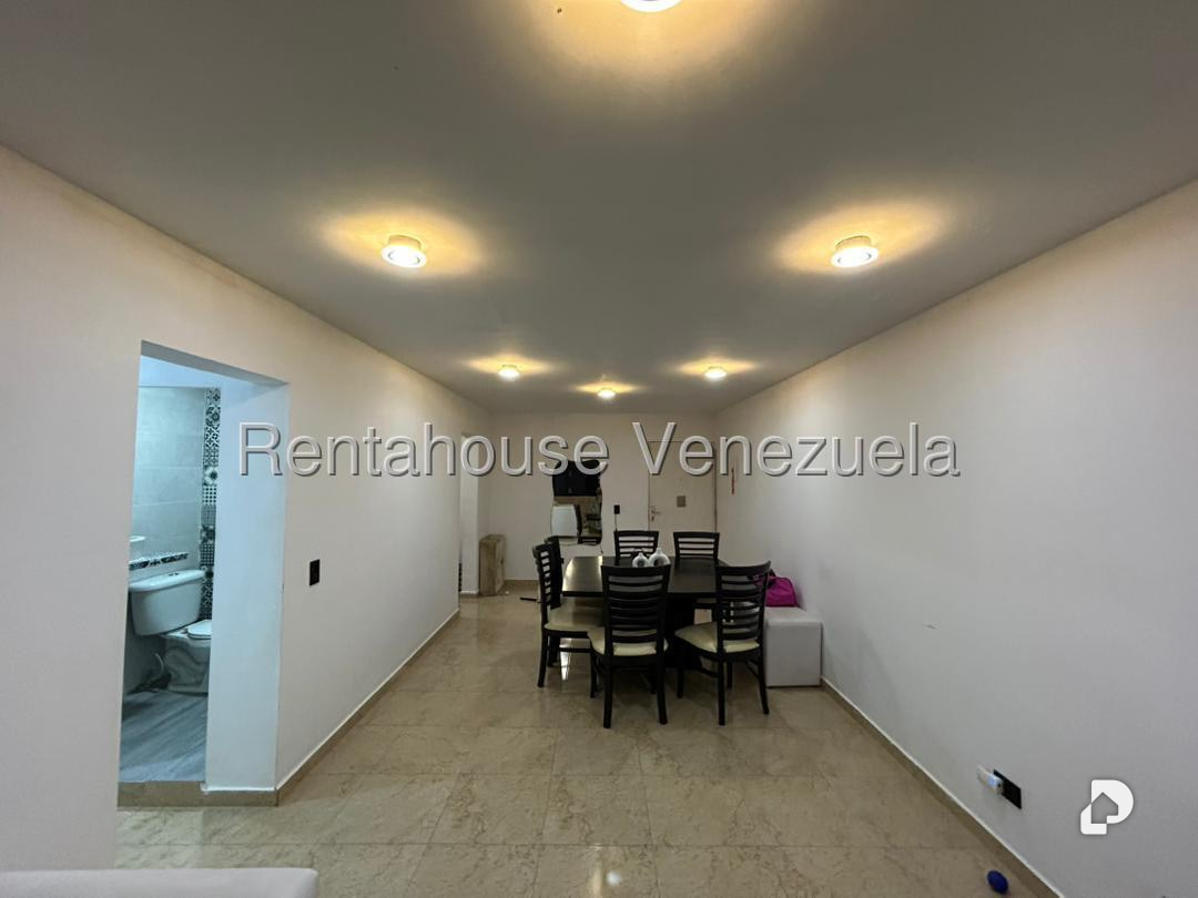 Apartamento en La Rosaleda, San Antonio de Los Altos – 4
