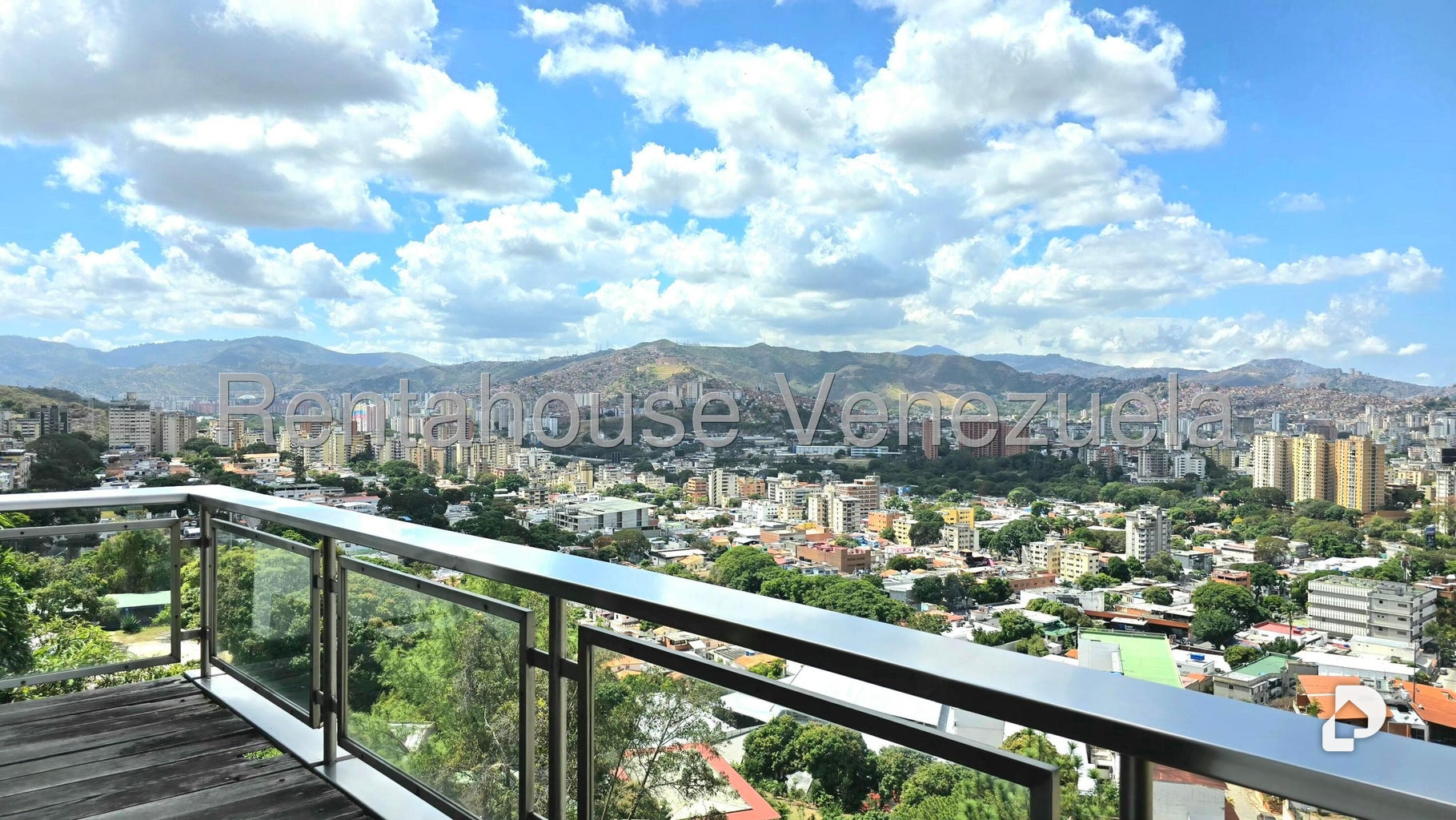 Casa en Colinas de Los Chaguaramos, Caracas – 11