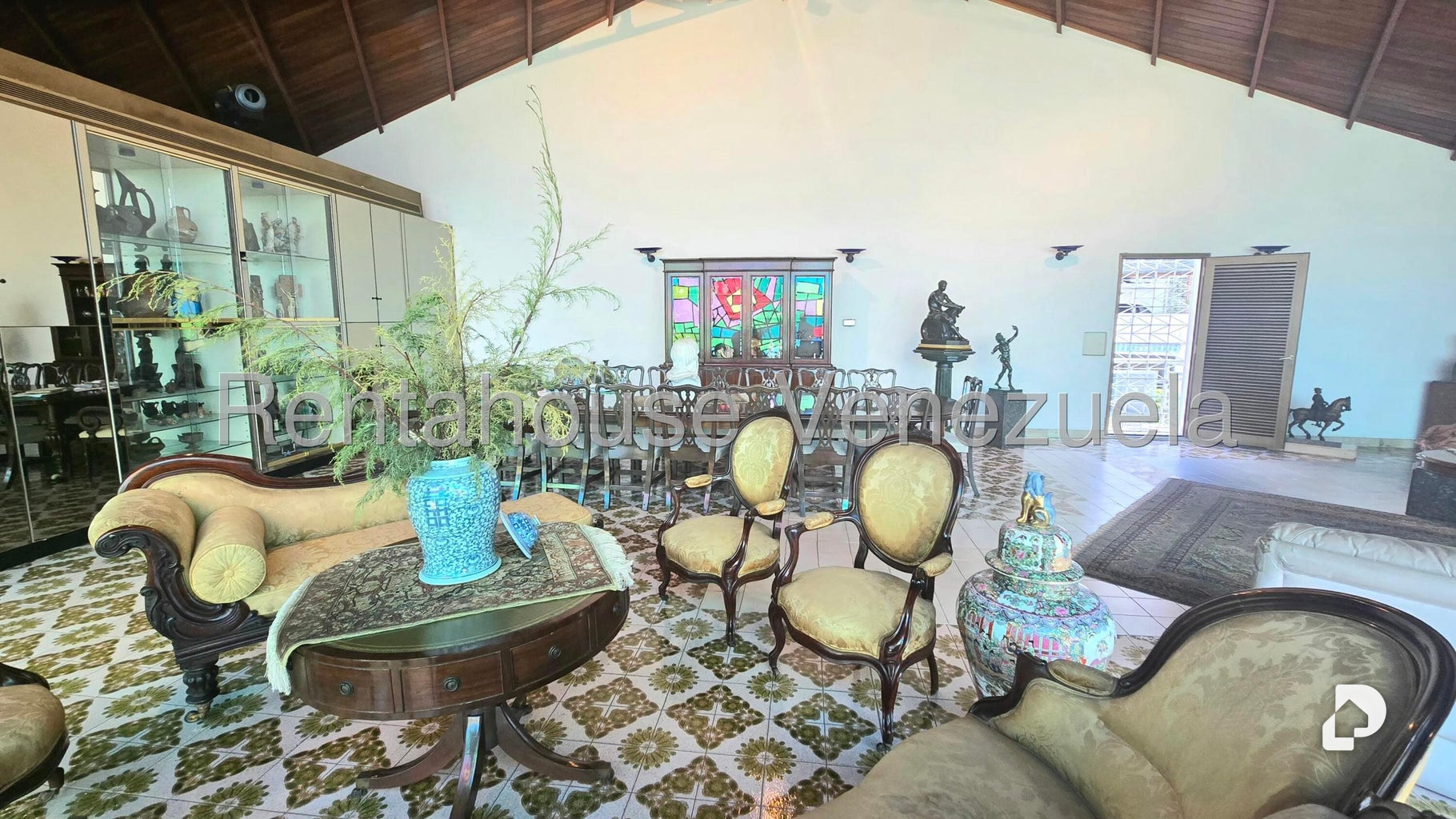 Casa en Colinas de Los Chaguaramos, Caracas – 19
