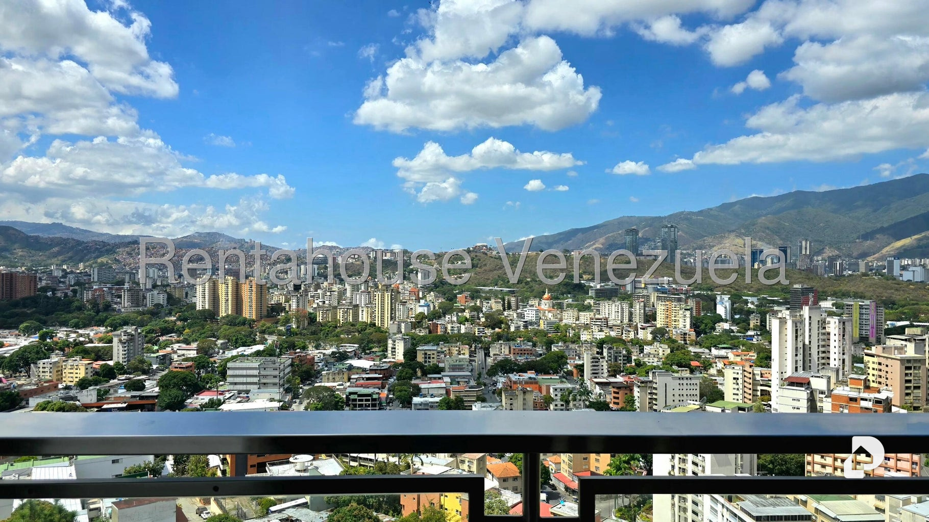 Casa en Colinas de Los Chaguaramos, Caracas – 12