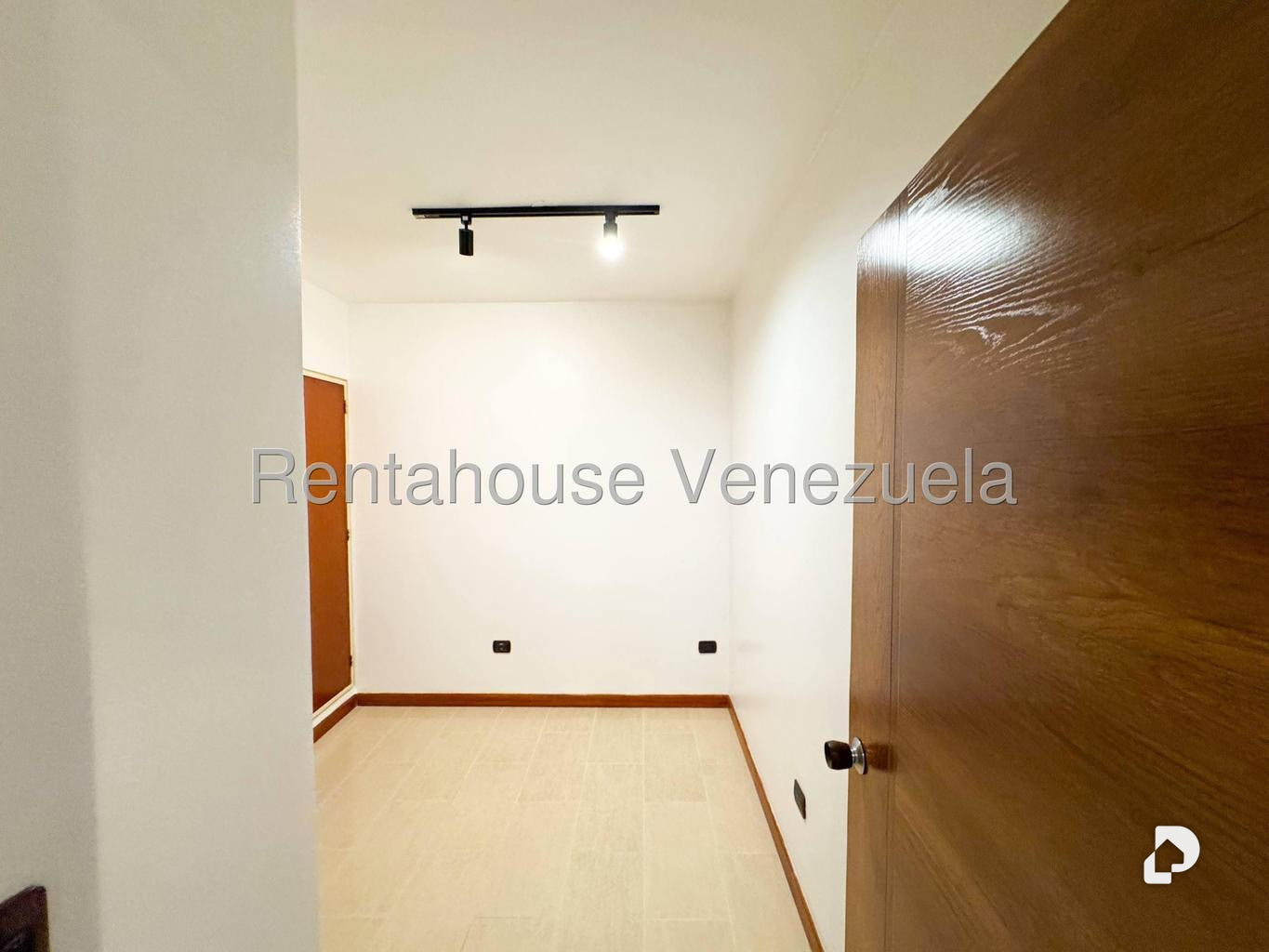 Apartamento en Los Naranjos de las Mercedes, Caracas – 26