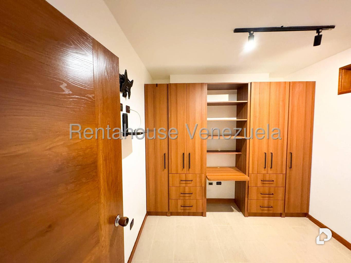 Apartamento en Los Naranjos de las Mercedes, Caracas – 30