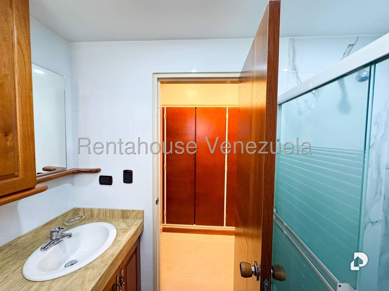 Apartamento en Los Naranjos de las Mercedes, Caracas – 23
