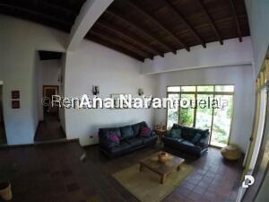 House in Prados del Este, Caracas – 19