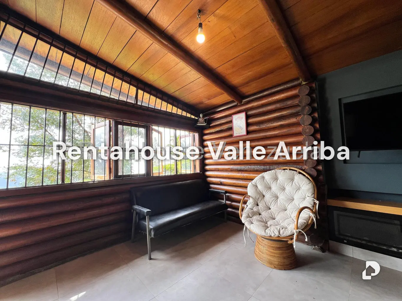 House in El Junko, Caracas – 2