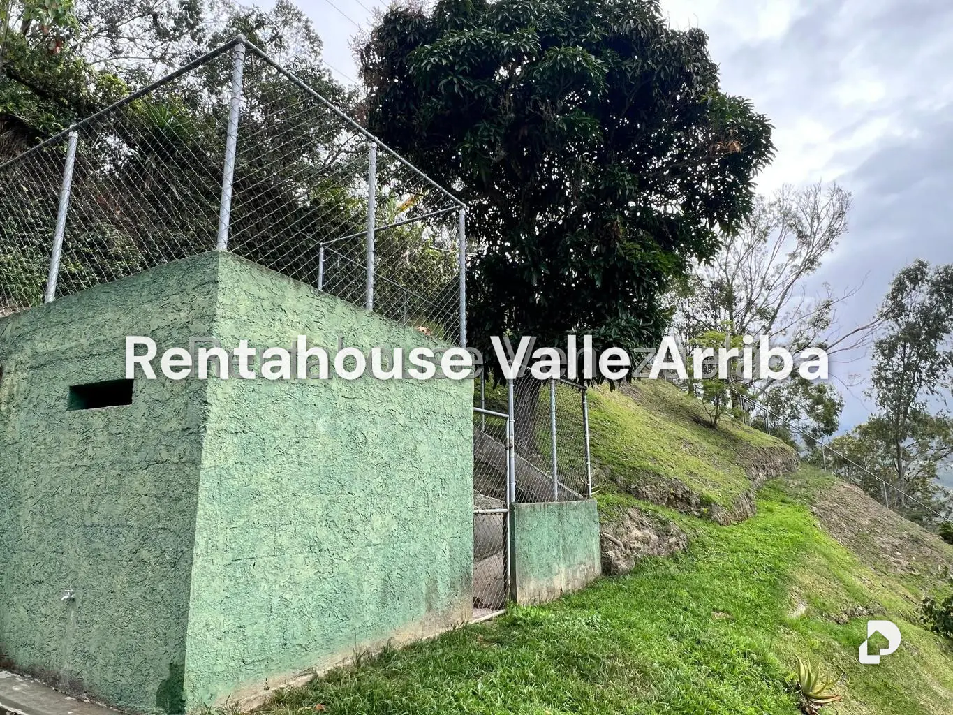 House in El Junko, Caracas – 32