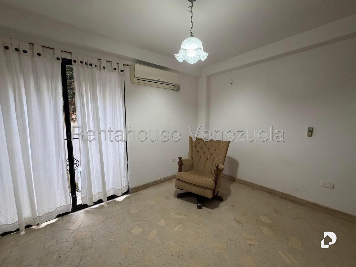 Casa en Villa Nueva Hatillo, Caracas – 27