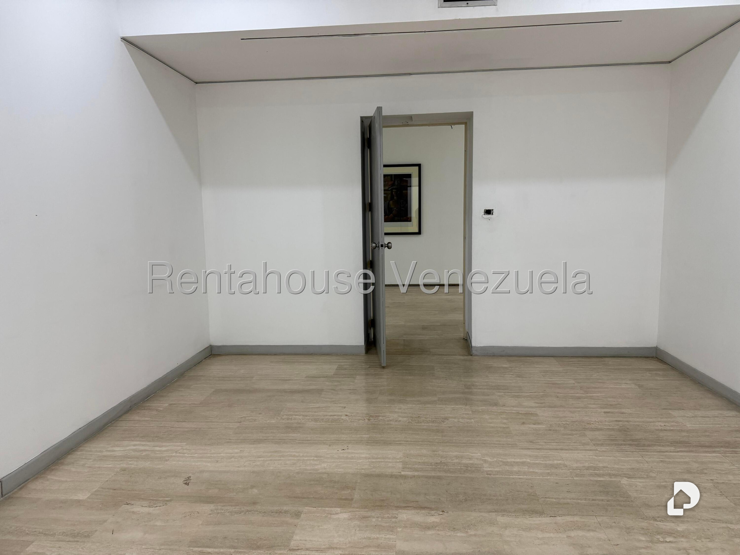 Casa en Altamira, Caracas – 15