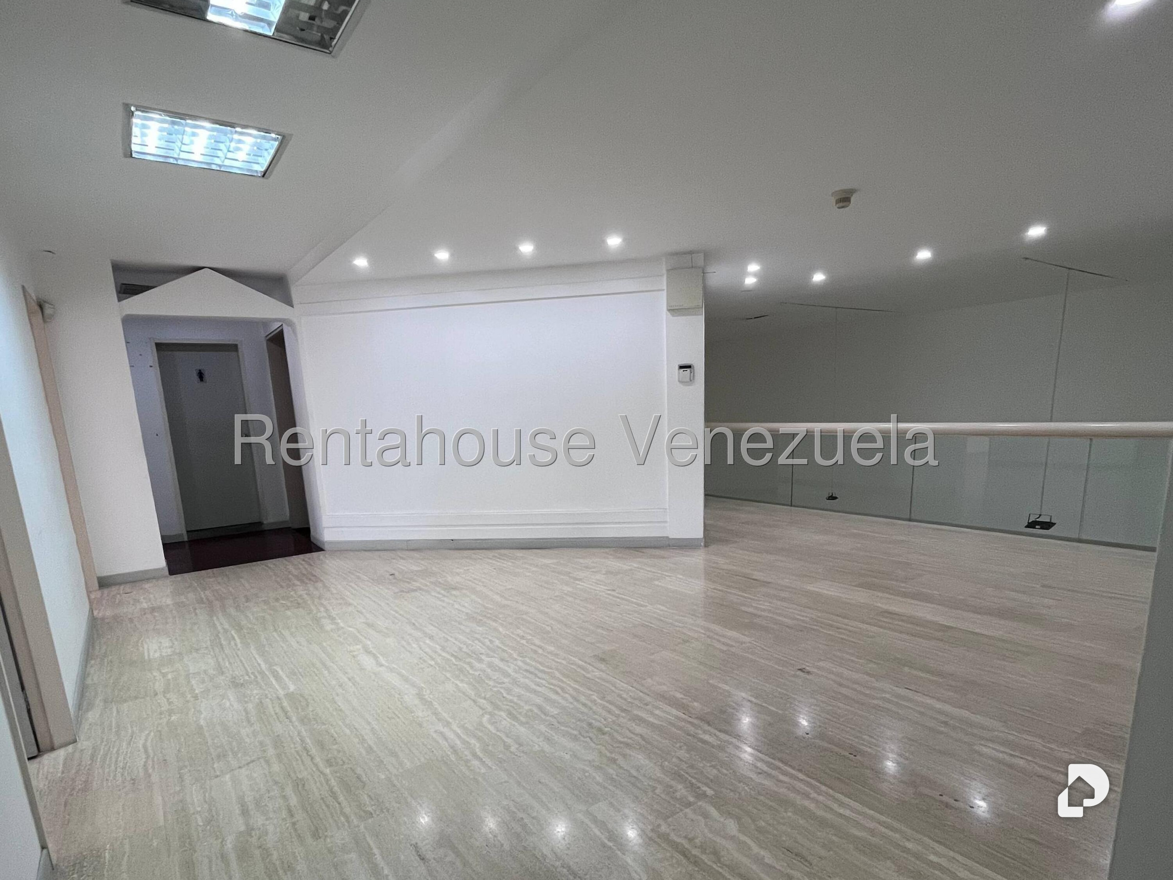 Casa en Altamira, Caracas – 26
