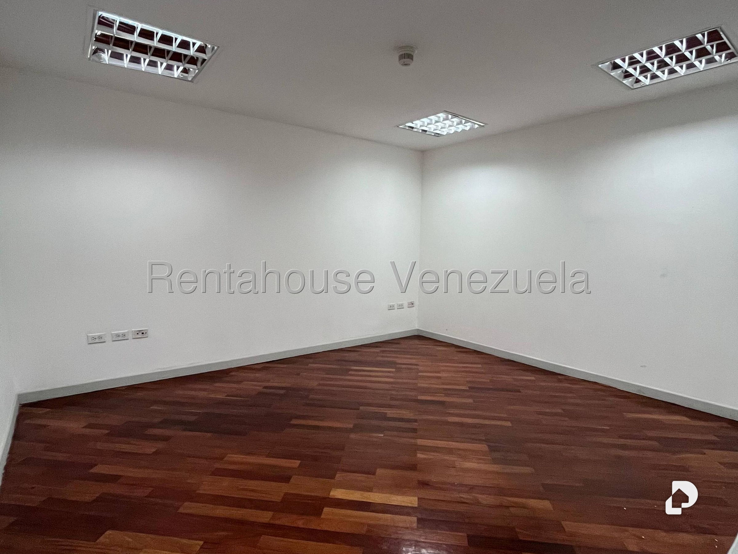 Casa en Altamira, Caracas – 25