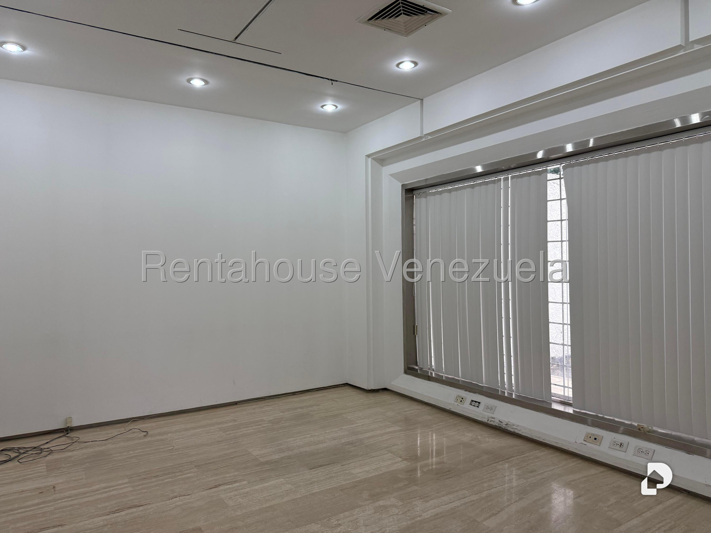 Casa en Altamira, Caracas – 12