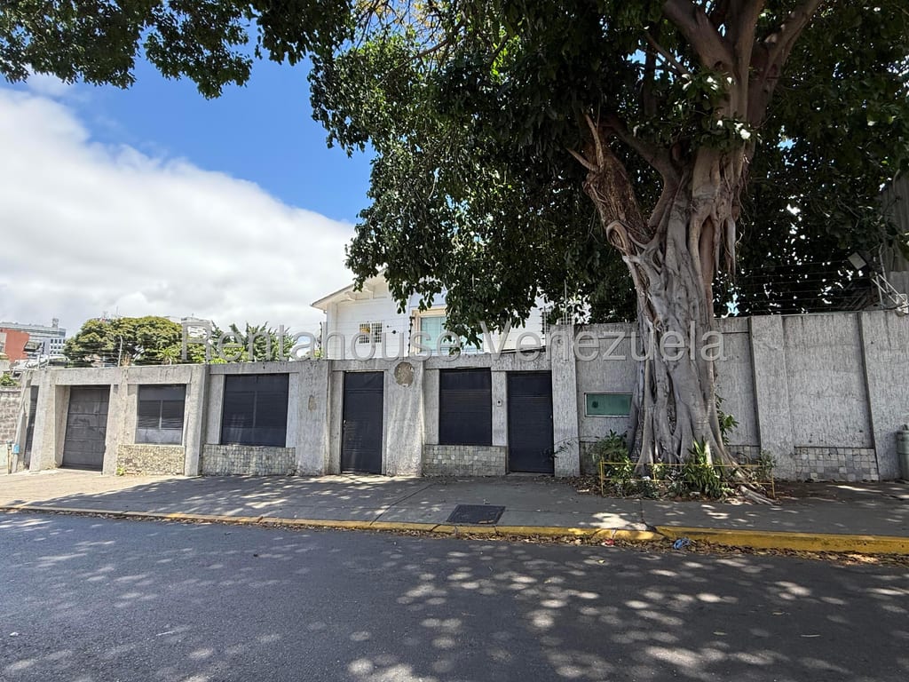Casa en Altamira, Caracas - 1