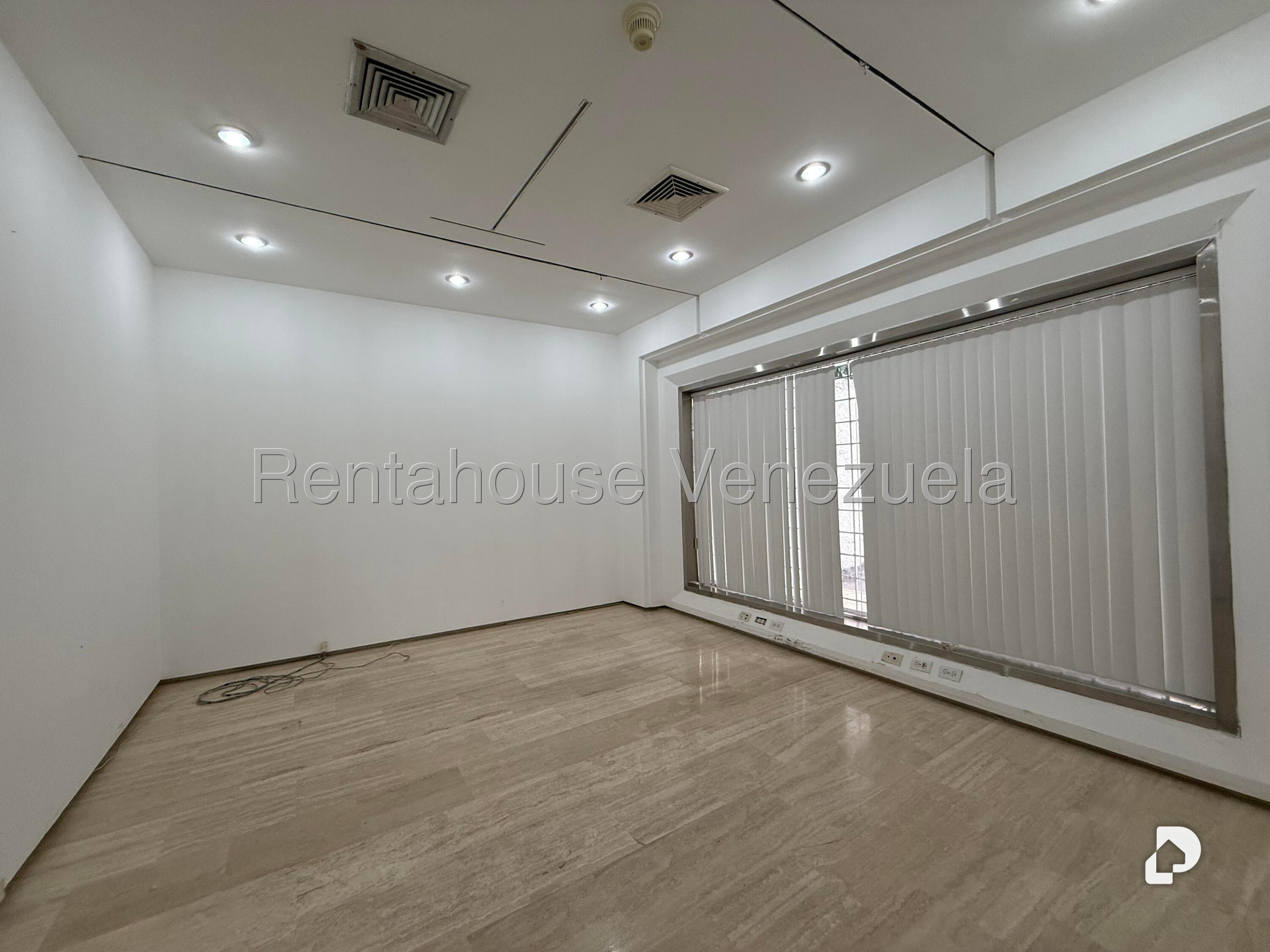 Casa en Altamira, Caracas – 13