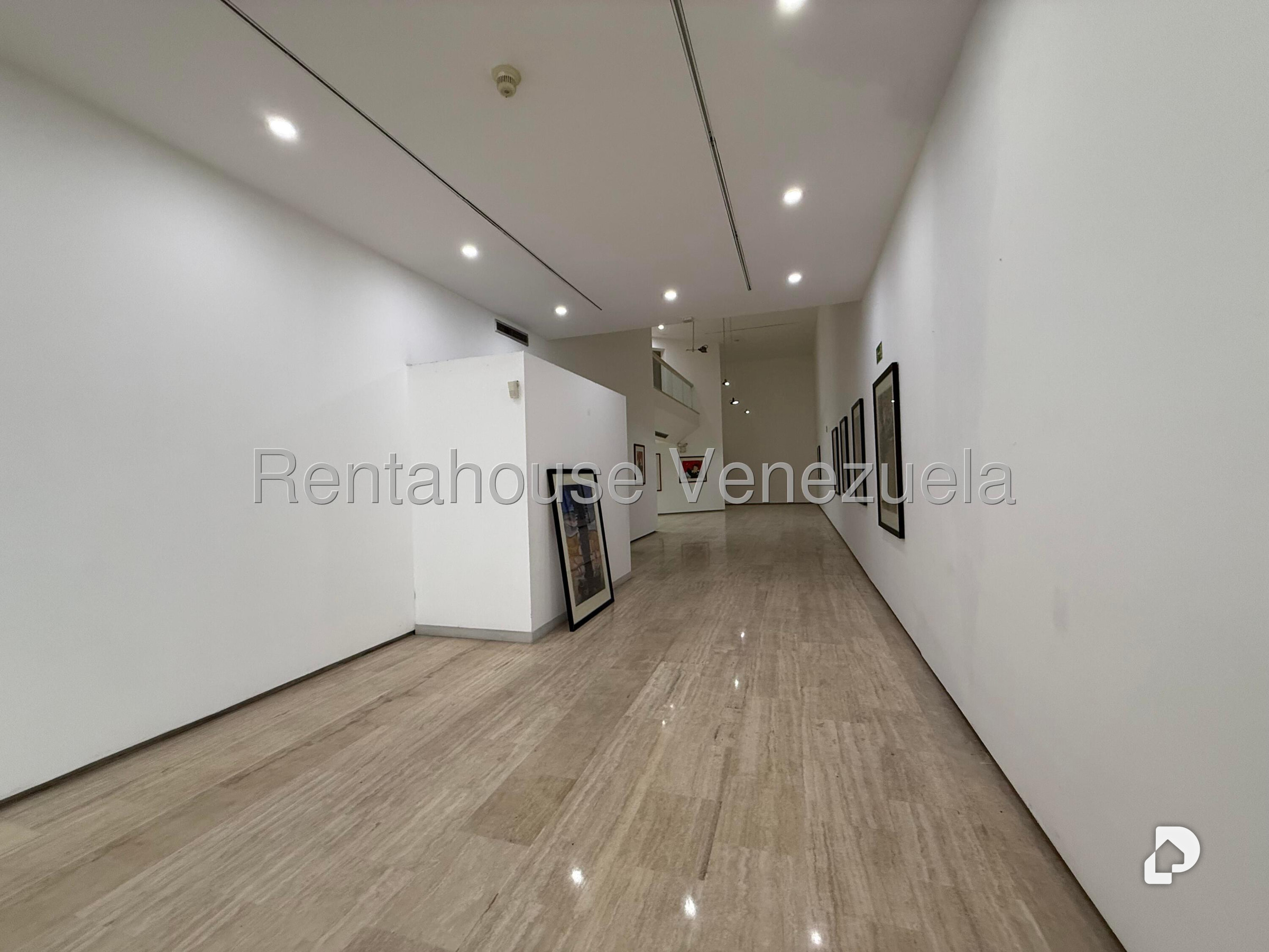 Casa en Altamira, Caracas – 14