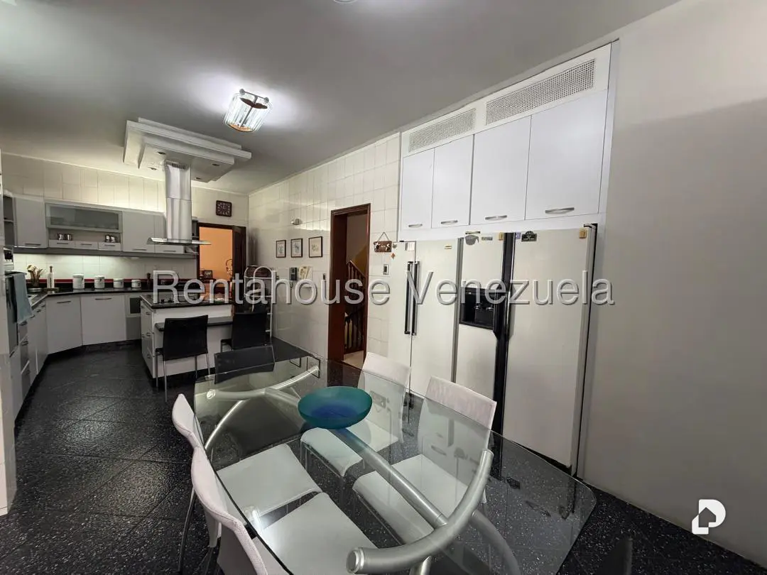 Casa en Los Samanes, Caracas – 24