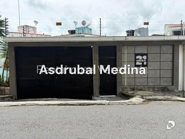 Casa en Lomas De La Trinidad, Caracas – 1