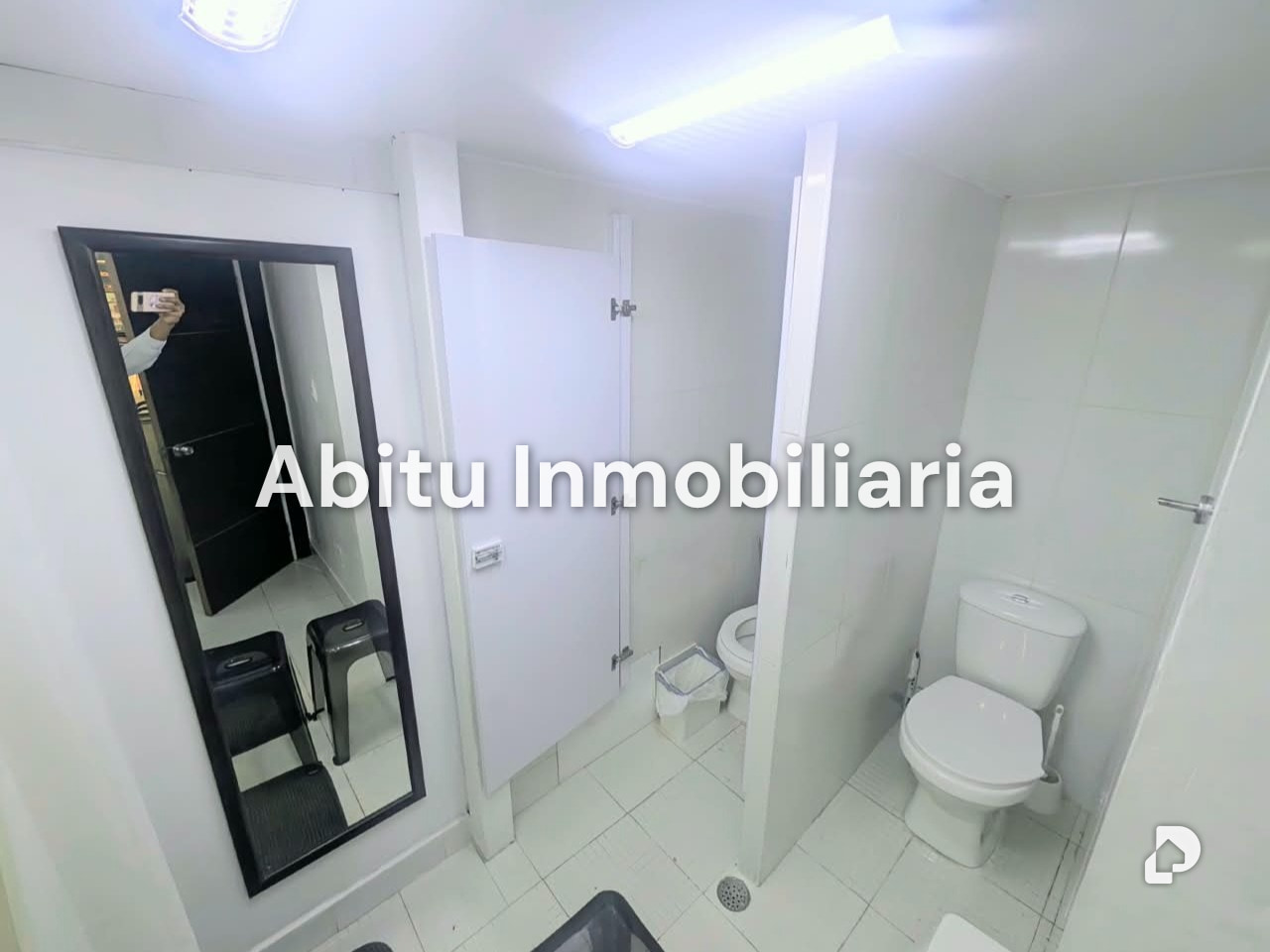 Local comercial en Prados del Este, Caracas – 19