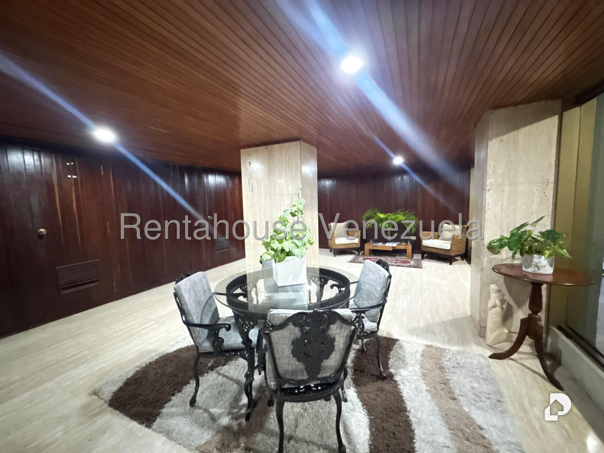 Apartamento en Santa Inés, Caracas – 2