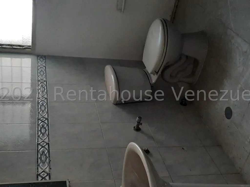 Office in El Marqués, Caracas - 1