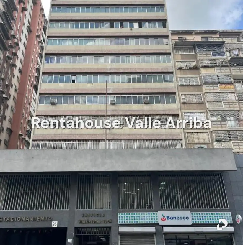 Oficina en Parroquia La Candelaria, Caracas – 1