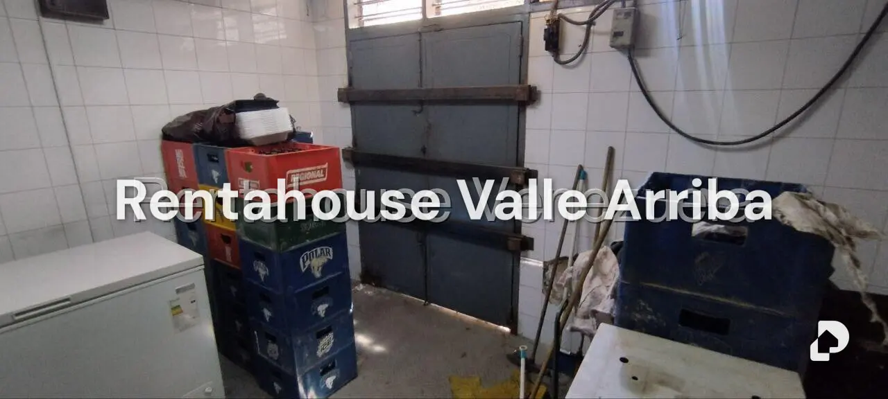 Local comercial en La Urbina, Caracas – 21