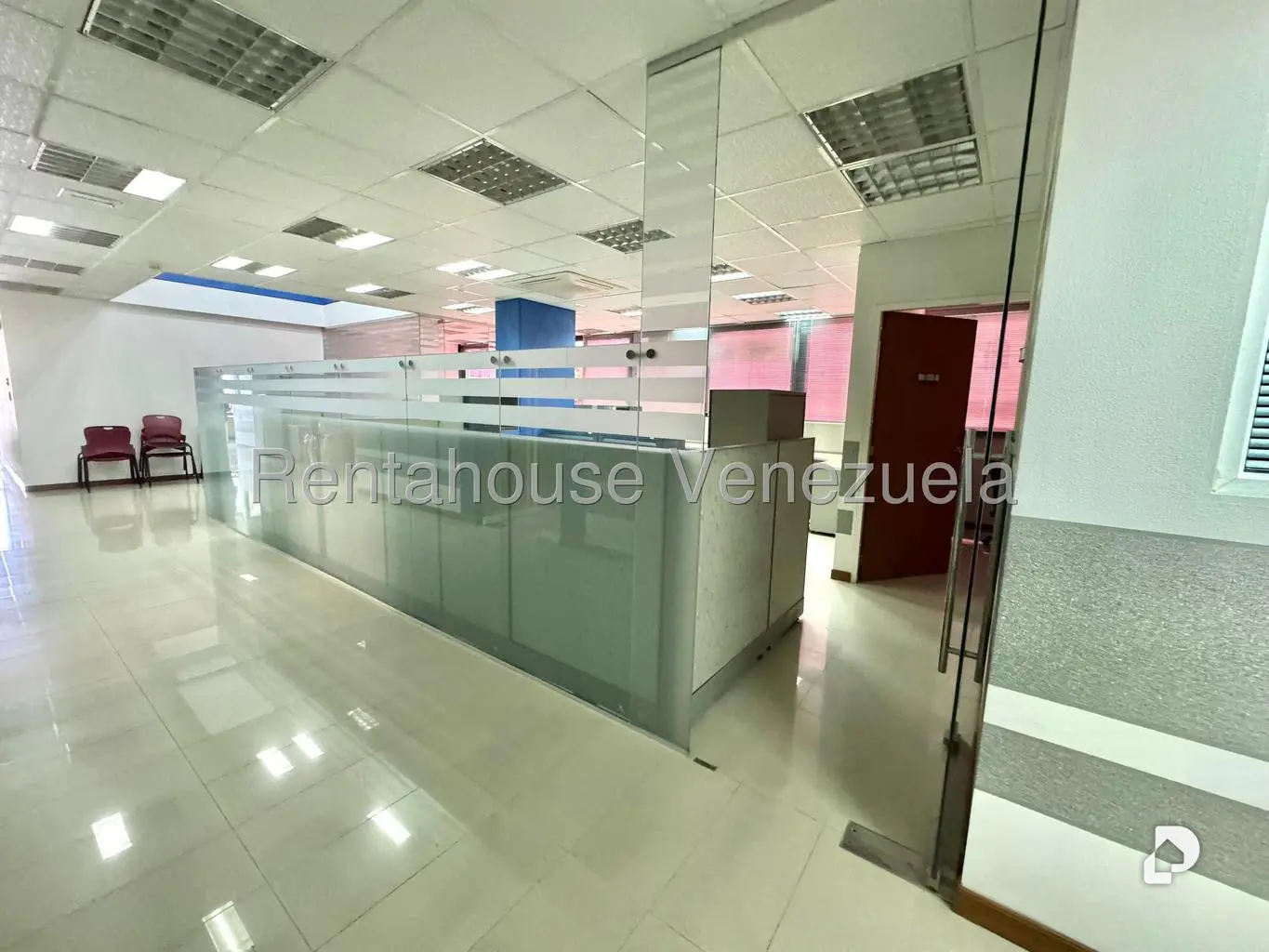 Edificio en Los Dos Caminos, Caracas – 23