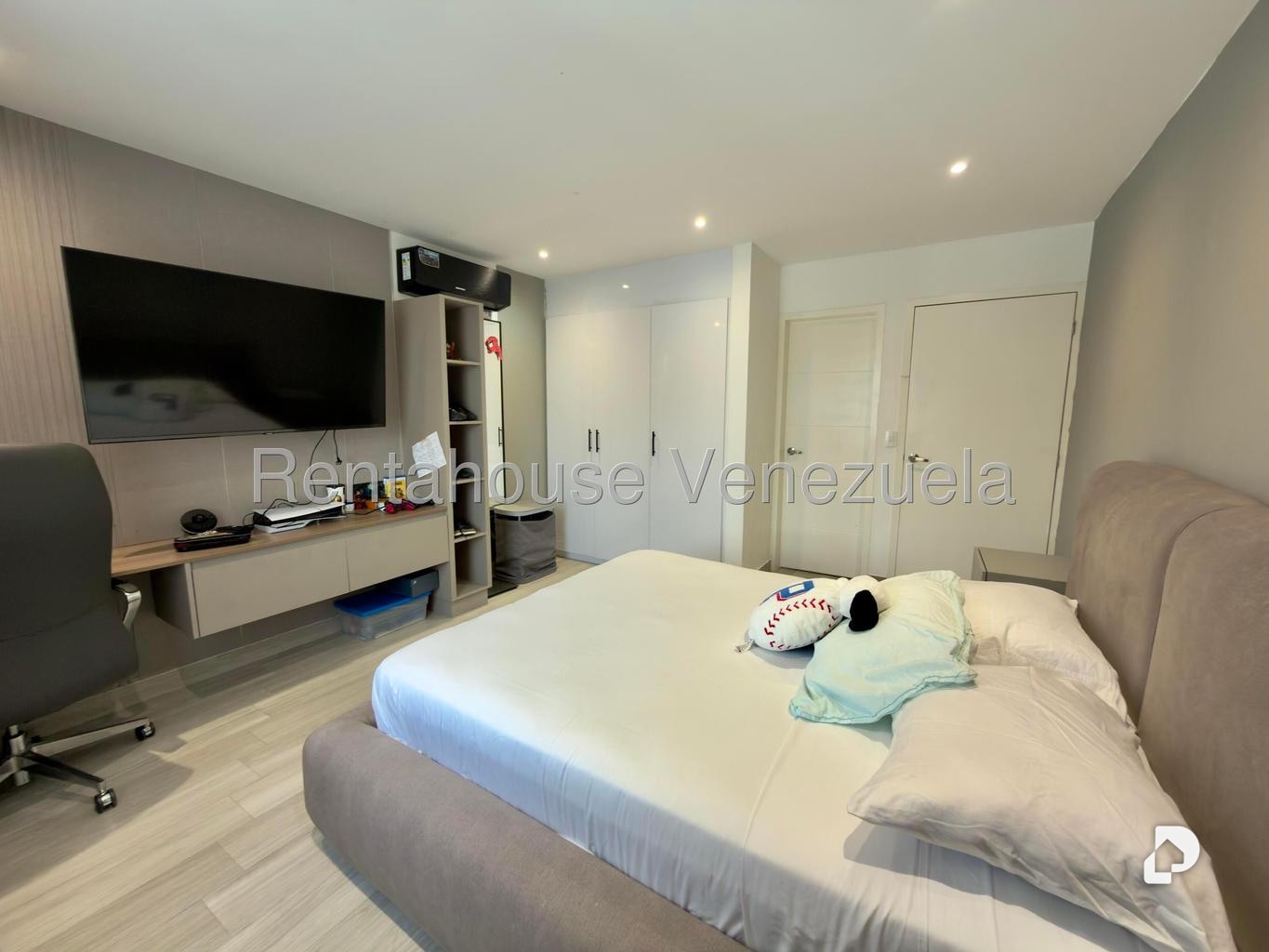 Casa en El Cafetal, Caracas – 28