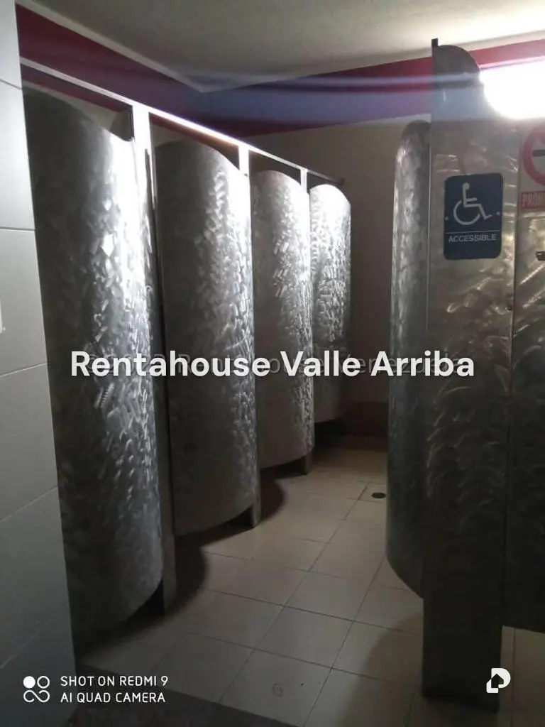 Oficina en Lomas de La Lagunita, Caracas – 12