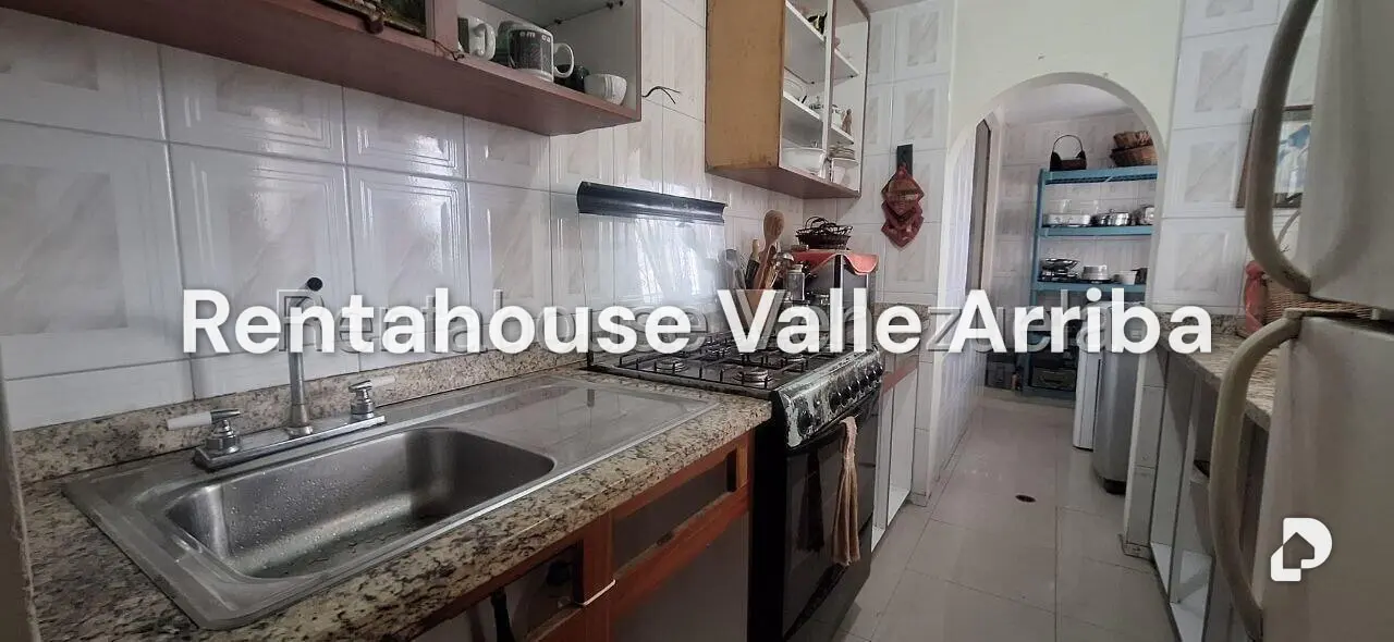Apartamento en La Rosaleda, San Antonio de Los Altos – 6