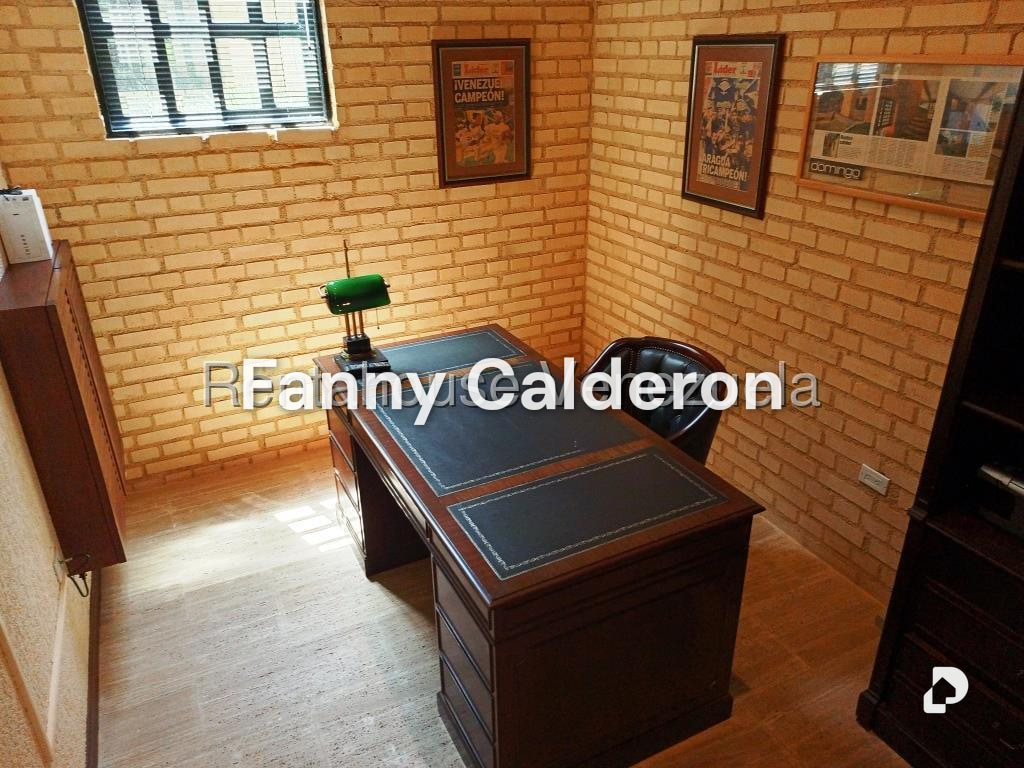 Casa en Oripoto, Caracas – 17