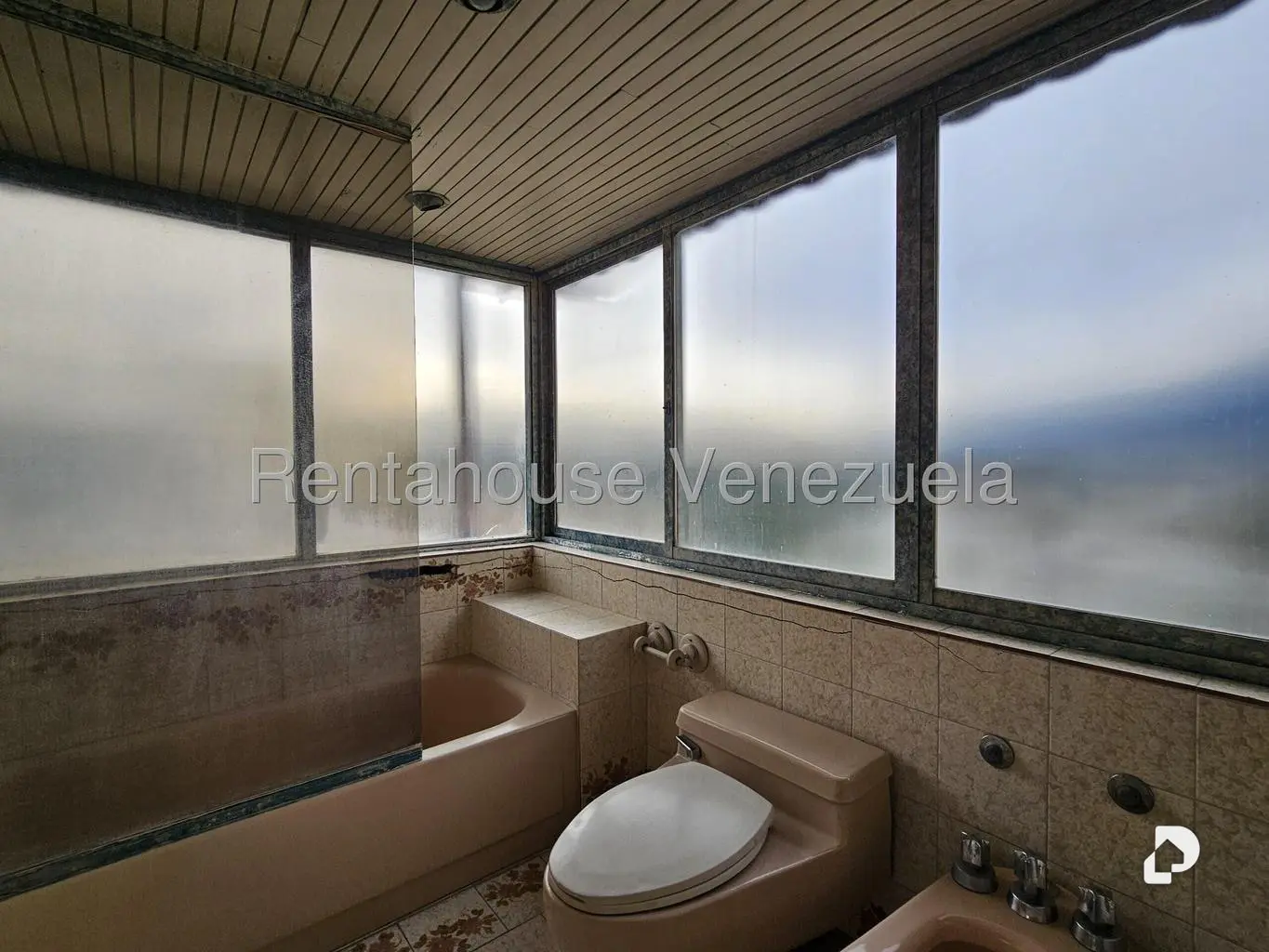 Apartamento en Santa Rosa de Lima, Caracas