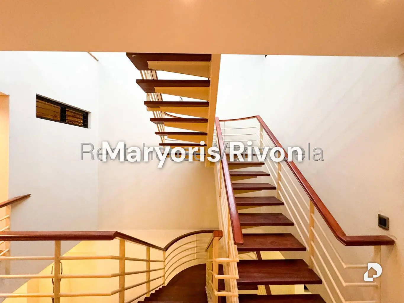 Casa en Colinas de Bello Monte, Caracas – 24