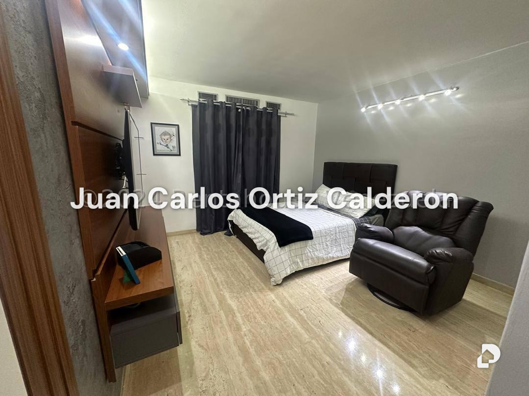 Apartamento en Colinas de La Tahona, Caracas