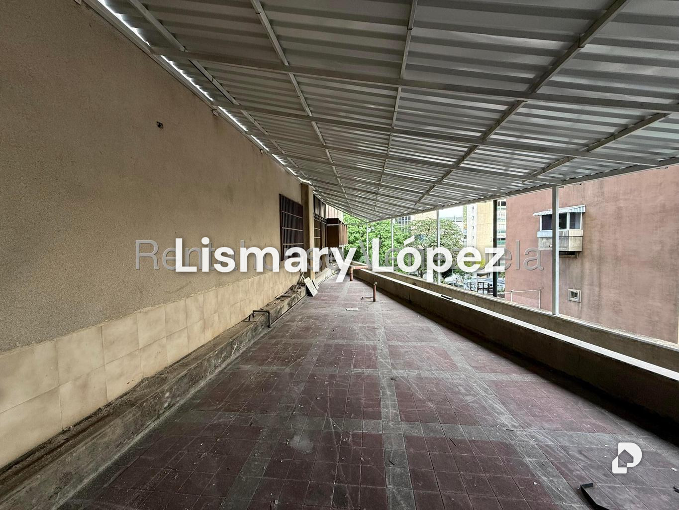 Oficina en Los Palos Grandes, Caracas – 30