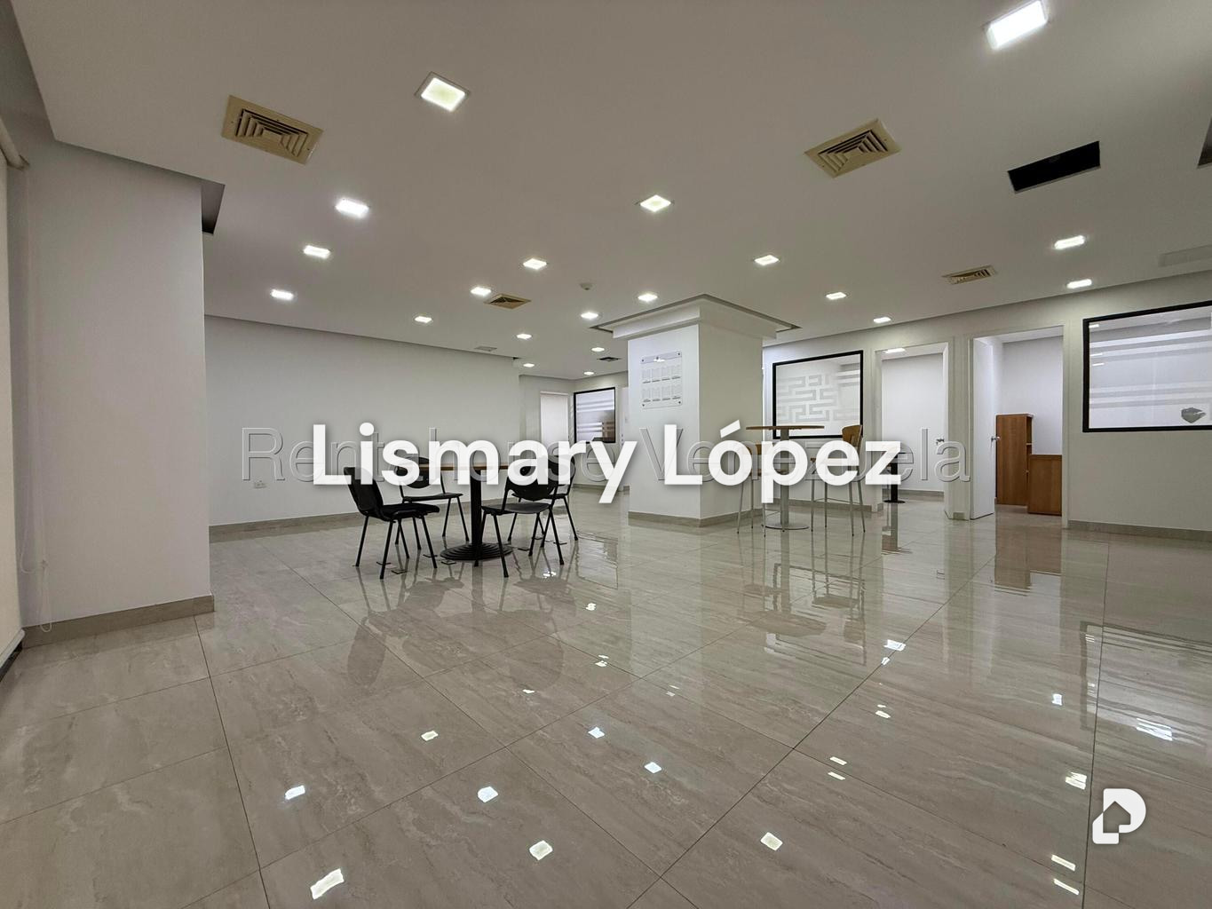 Oficina en Los Palos Grandes, Caracas – 10