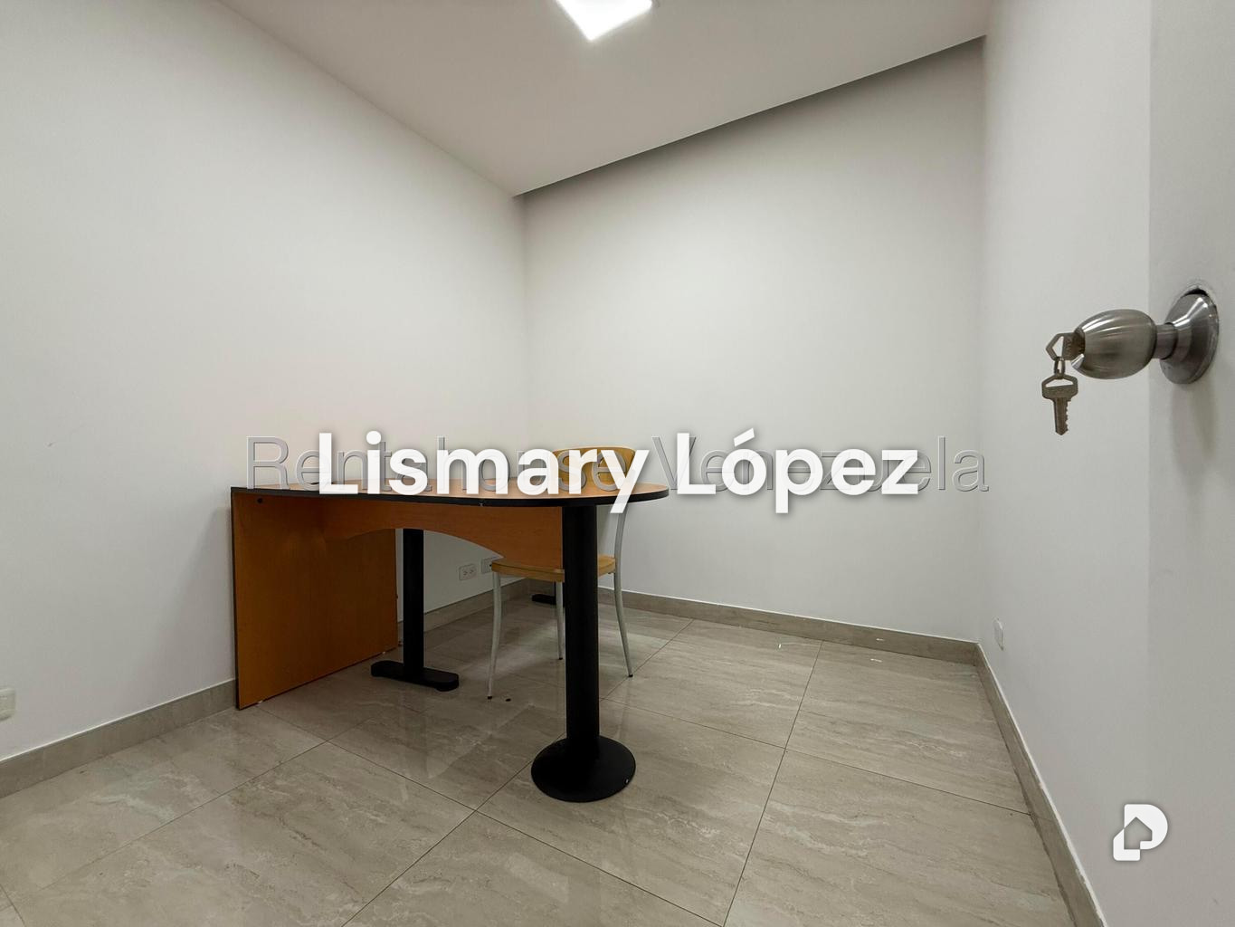 Oficina en Los Palos Grandes, Caracas – 17