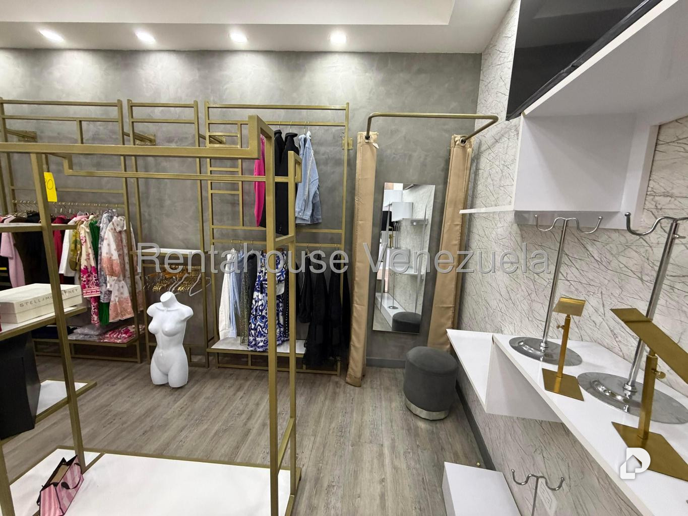 Local comercial en Parroquia La Candelaria, Caracas – 9
