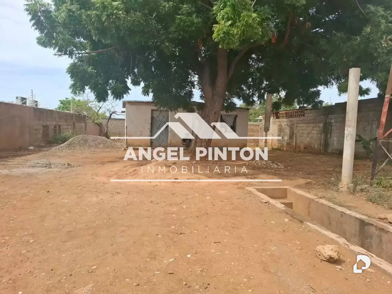 Land in Maracaibo – 5