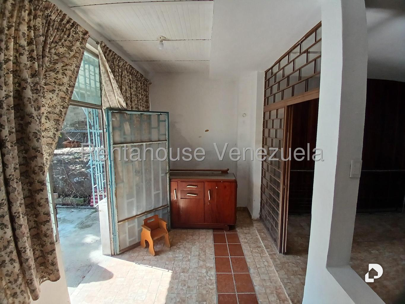 House in El Llanito, Caracas – 17