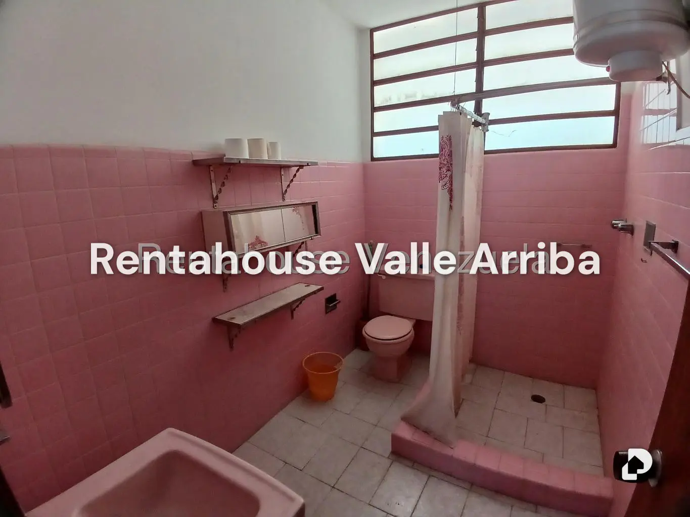 Casa en El Llanito, Caracas – 30