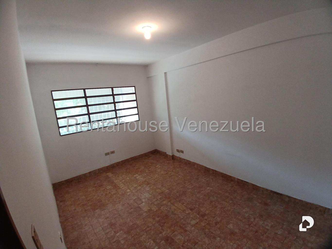 House in El Llanito, Caracas – 28