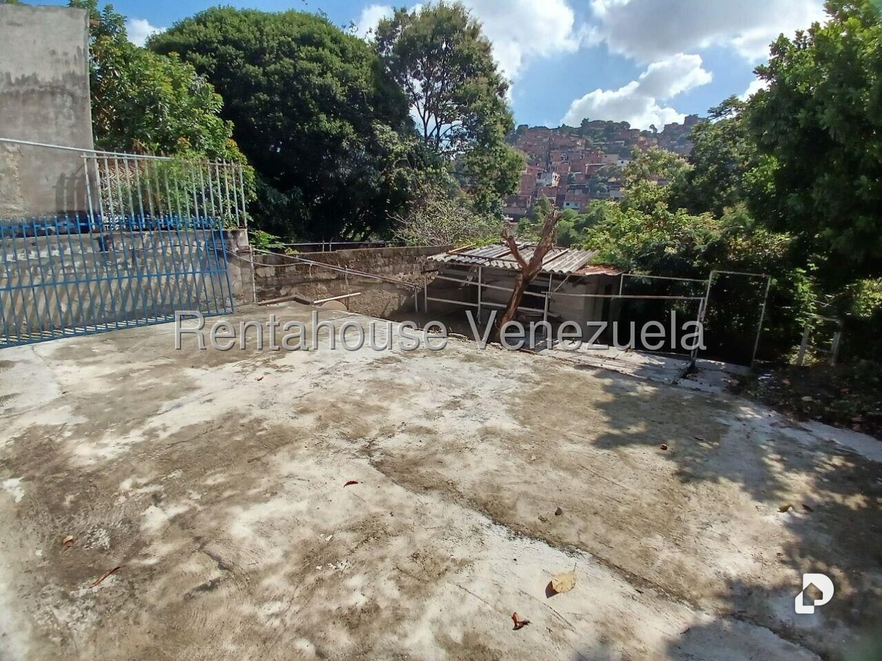 House in El Llanito, Caracas – 21